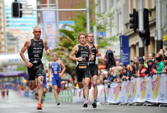 Ryan Sissons (centre) at the 2012 ITU Grand Final in Auckland