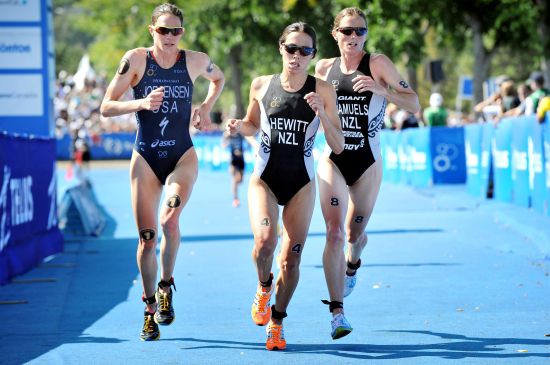 Andrea Hewitt with Gwen Jorgensen and Nicky Samuels